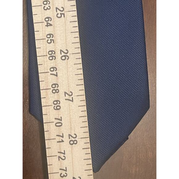 Van Heusen Blue 100% Polyester Men’s Neck Tie Made In China - Picture 5 of 9